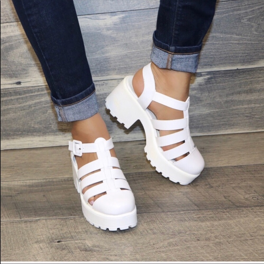 WHITE CAGED GLADIATOR CHUNKY SANDAL - Picture 2 of 5